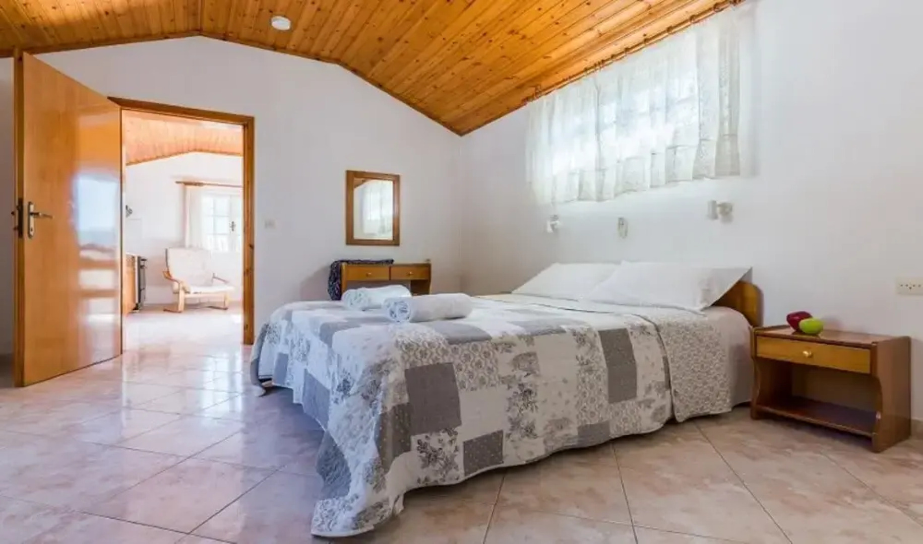 Anna Walk to Beach Sea Views A C Wifi Car Not Required - 3426