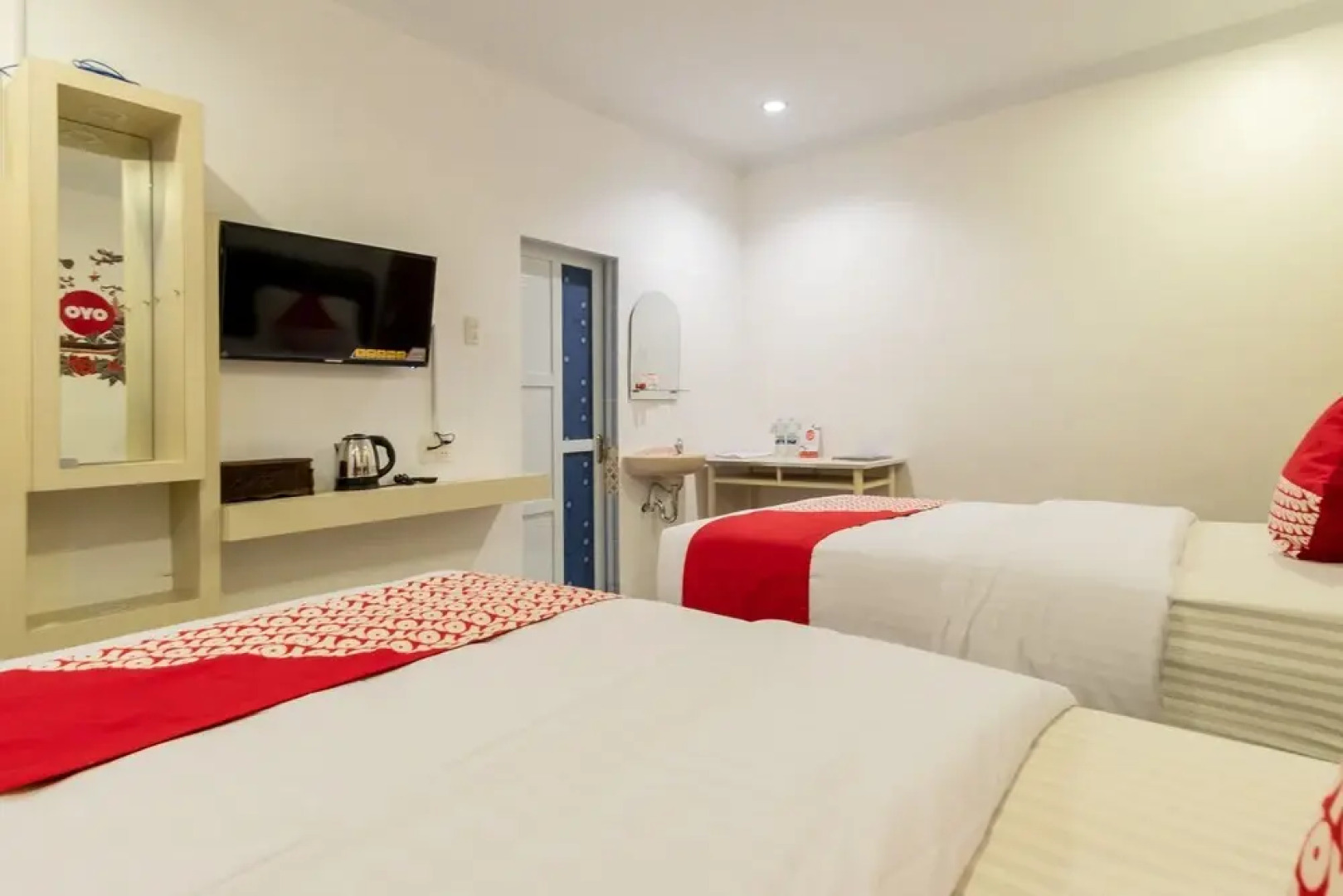 Naufal Guest House by OYO Rooms