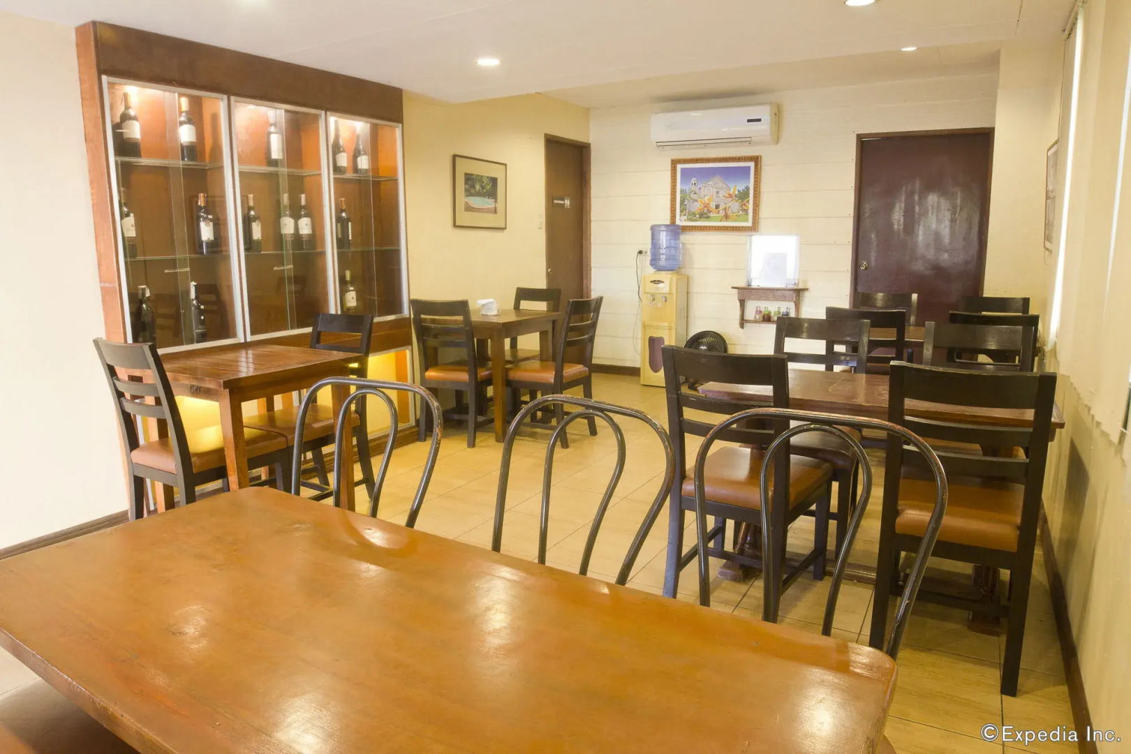 Isabelle Garden Hotel & Suites