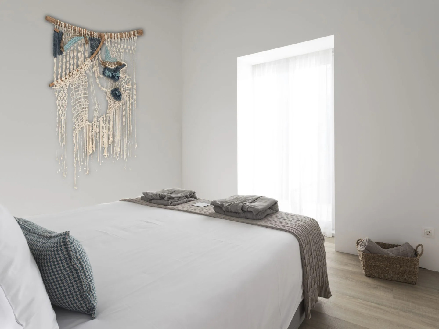 White Exclusive Suite & Villas