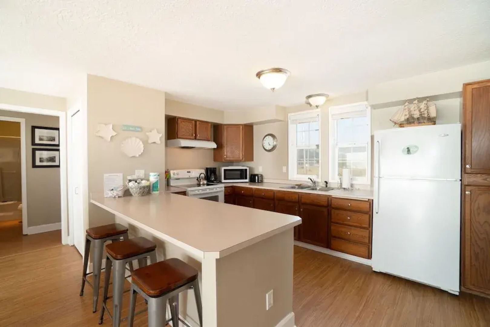 A Shore Thing 2 Br cottage by RedAwning