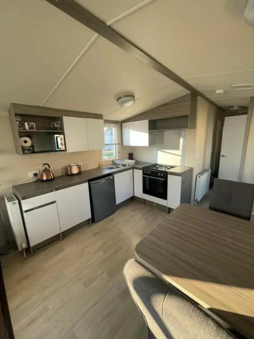 Delightful 6 Berth Holiday Home with Decking Area