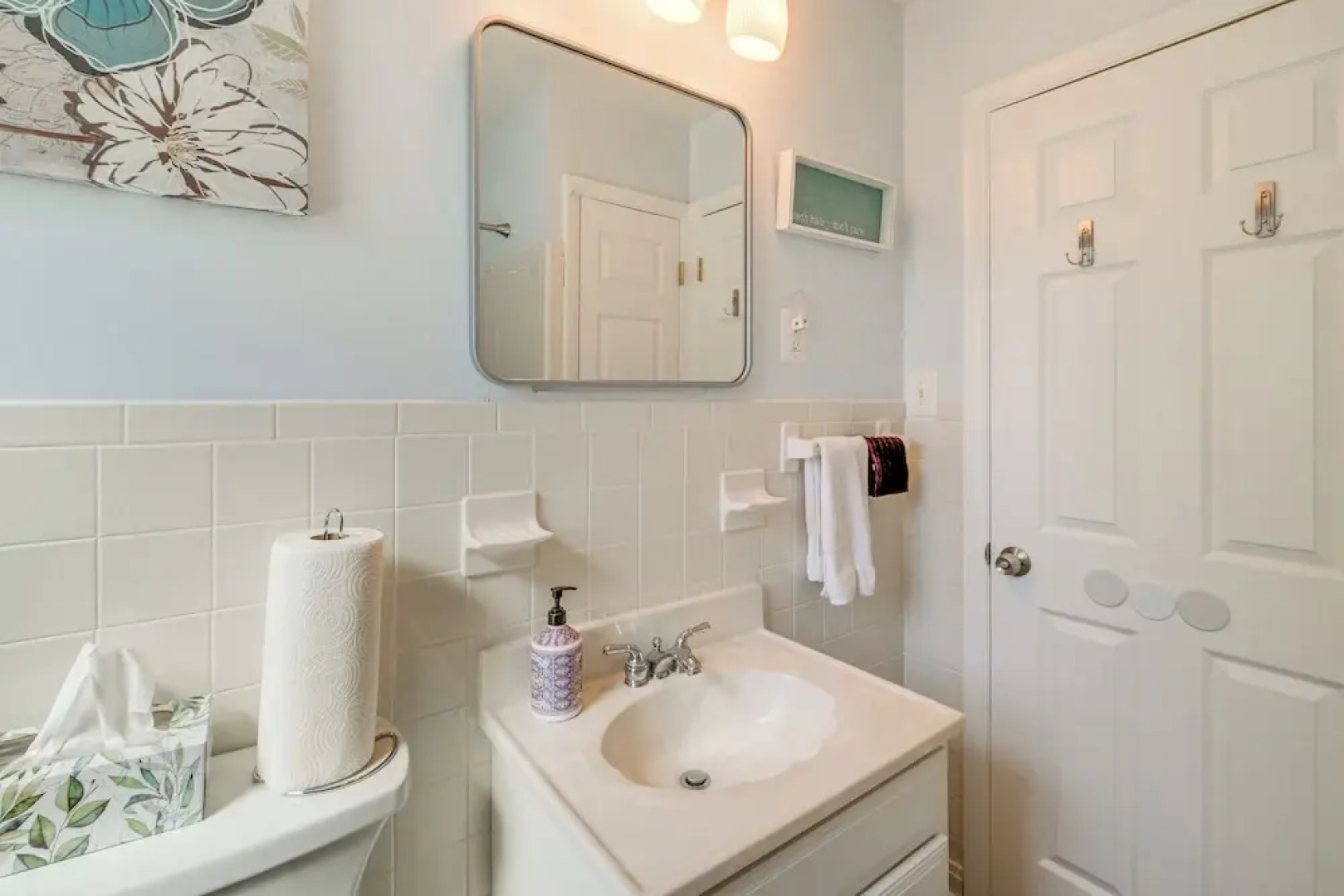 < 1 Mi to Colonial Beach: Coastal Gem w/ 2 Porches