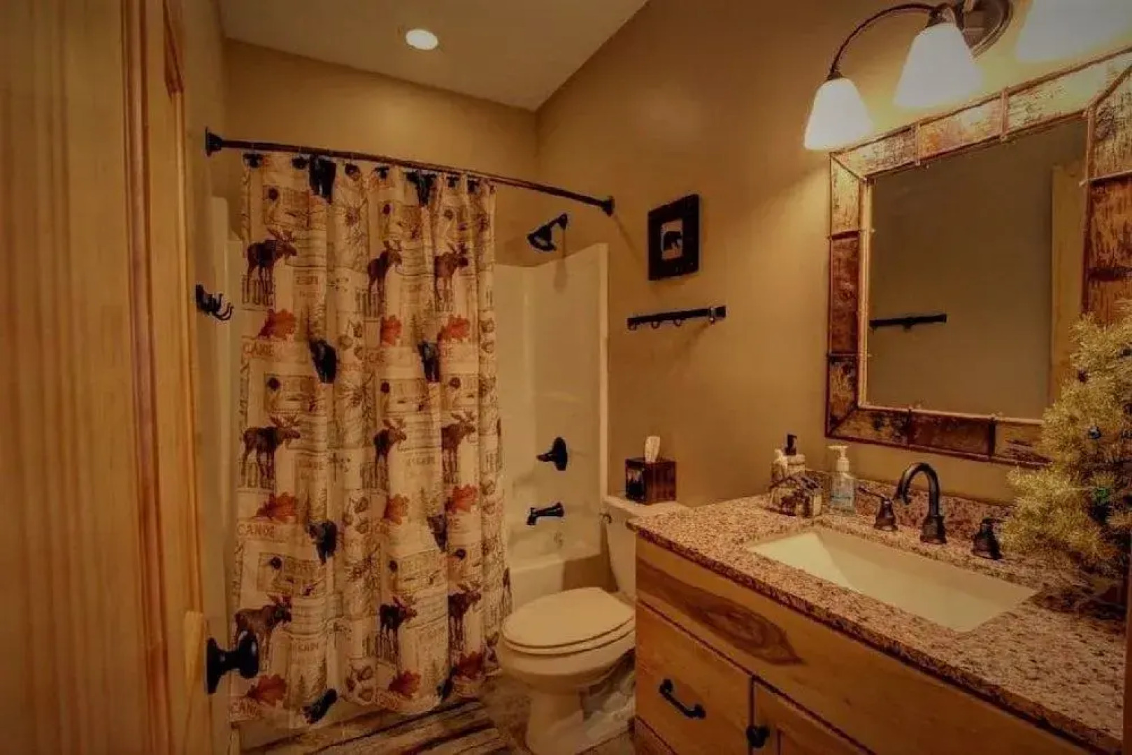 Bearmont Lodge 4 Bedroom Cabin by RedAwning