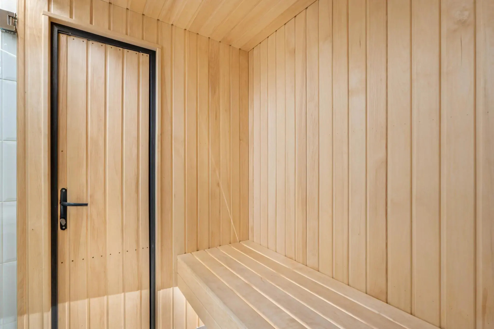 Ультрасовременный домик для отдыха вдвоем