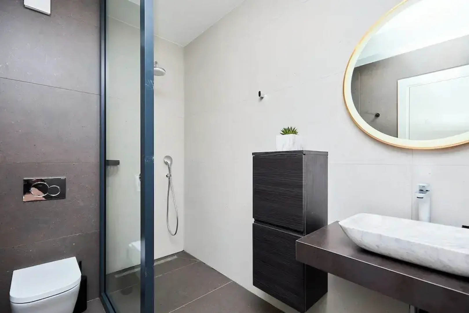 Hedera Estate, Hedera A25