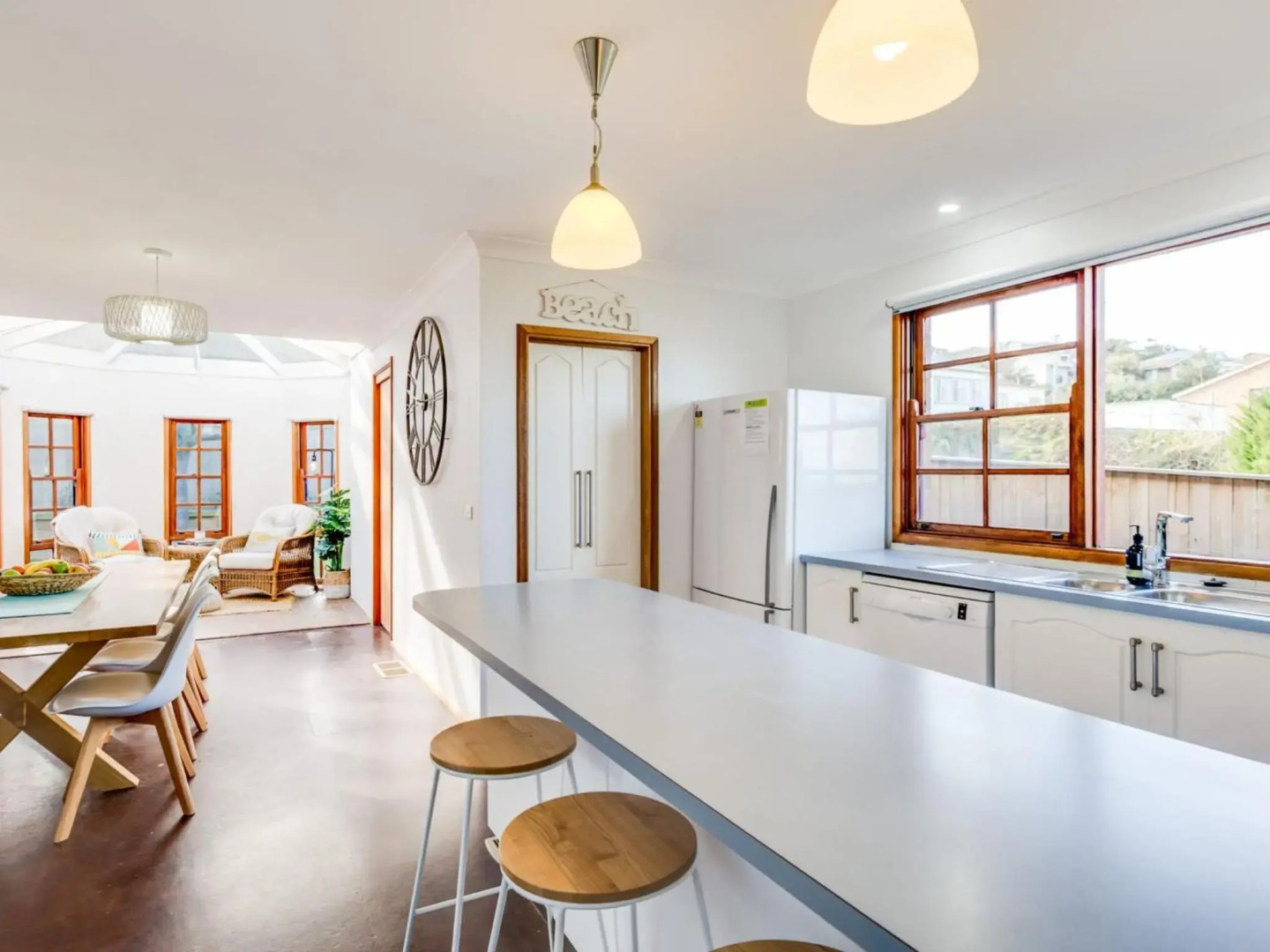 GERROA DREAMING Gerroa 4pm check out Sundays