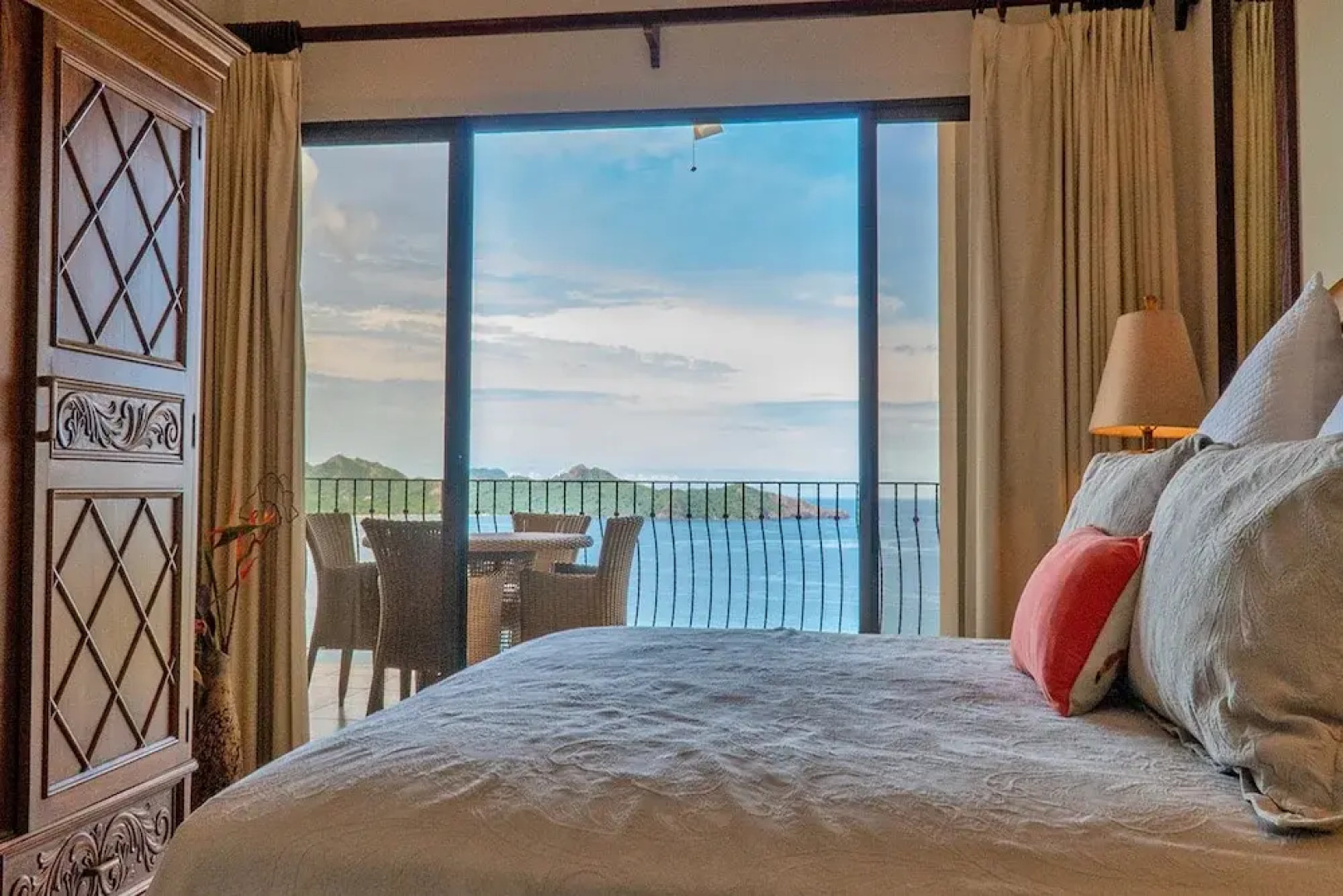 Ocean View Luxury Condo at Flamingo Towers