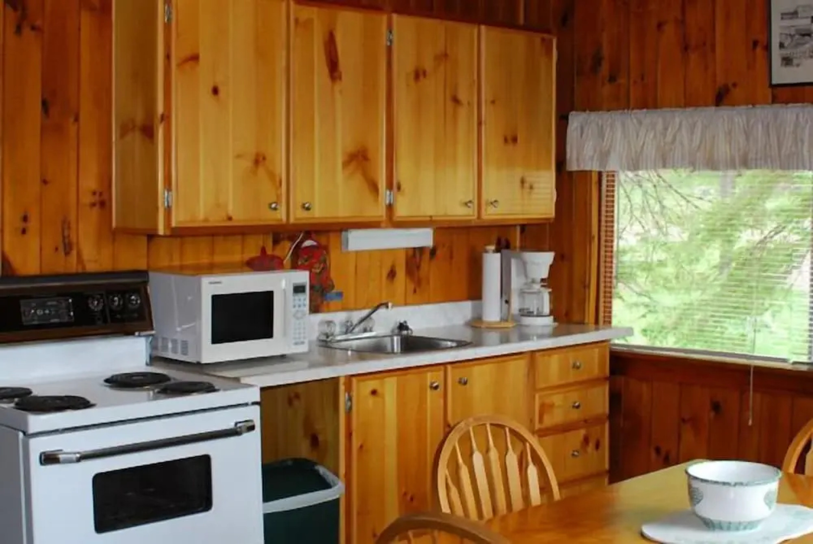 Hay Lake Lodge & Cottages