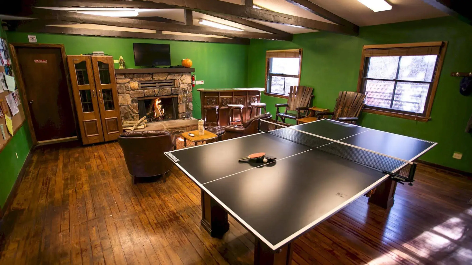 ITH Big Bear Lake Mountain Hostel & Lodge