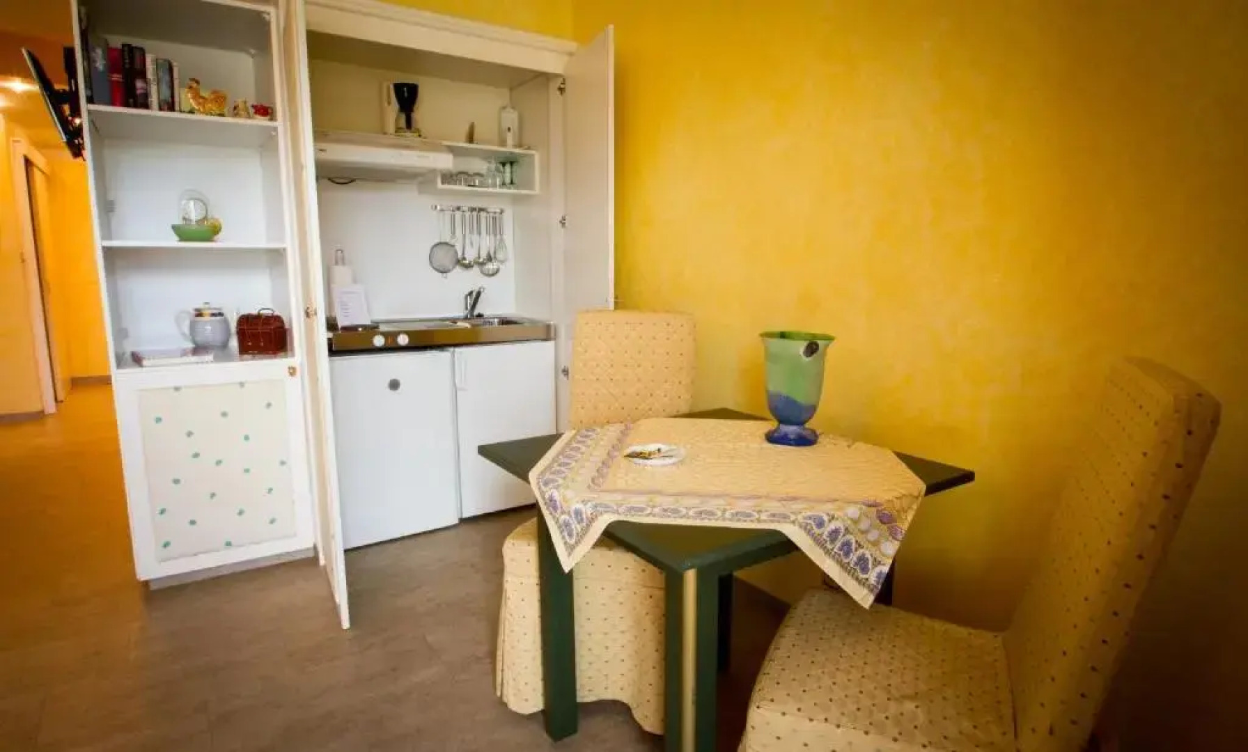 Kanzel Suites Residences