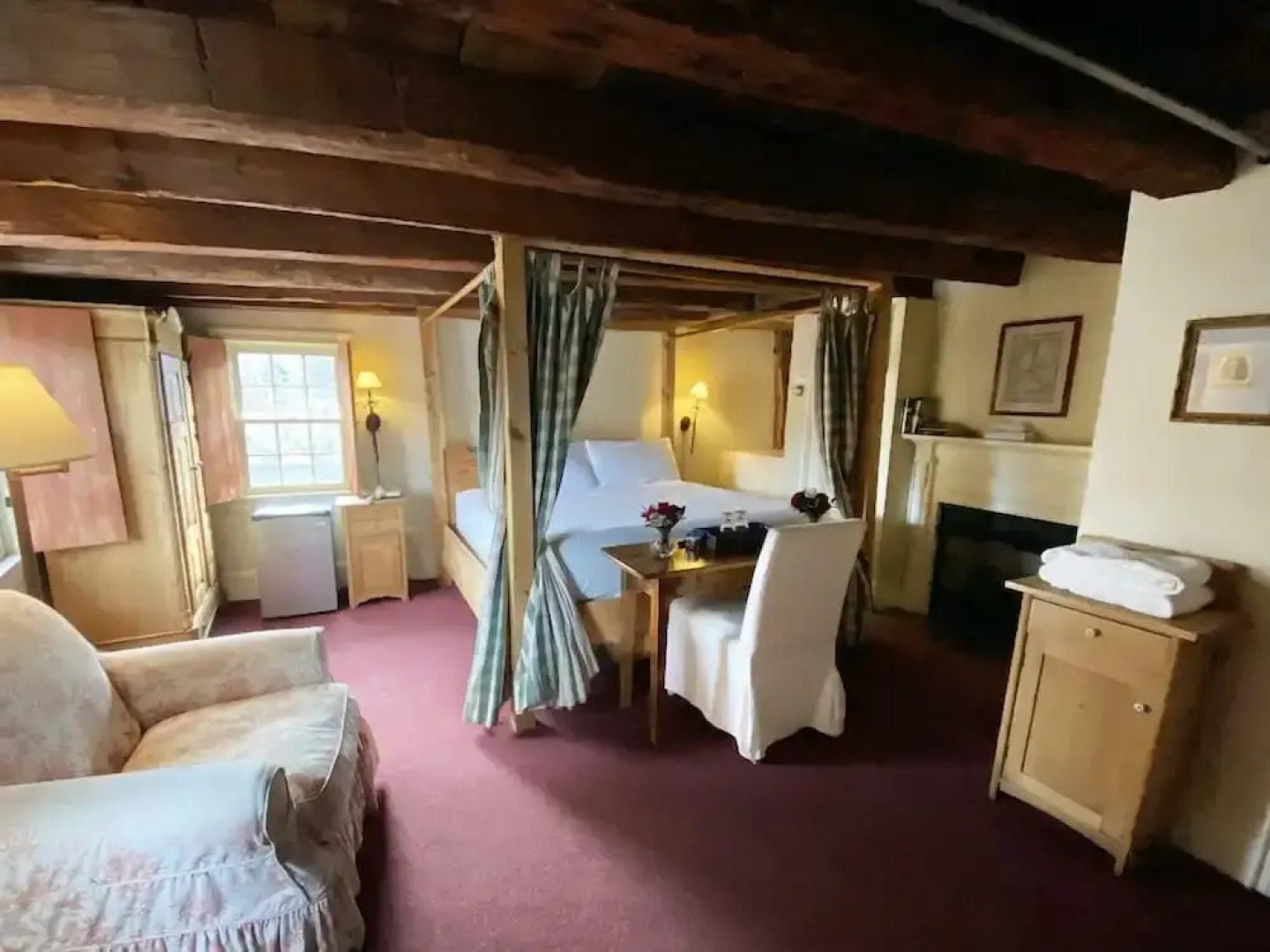 The Red Lion Inn Resort 1704