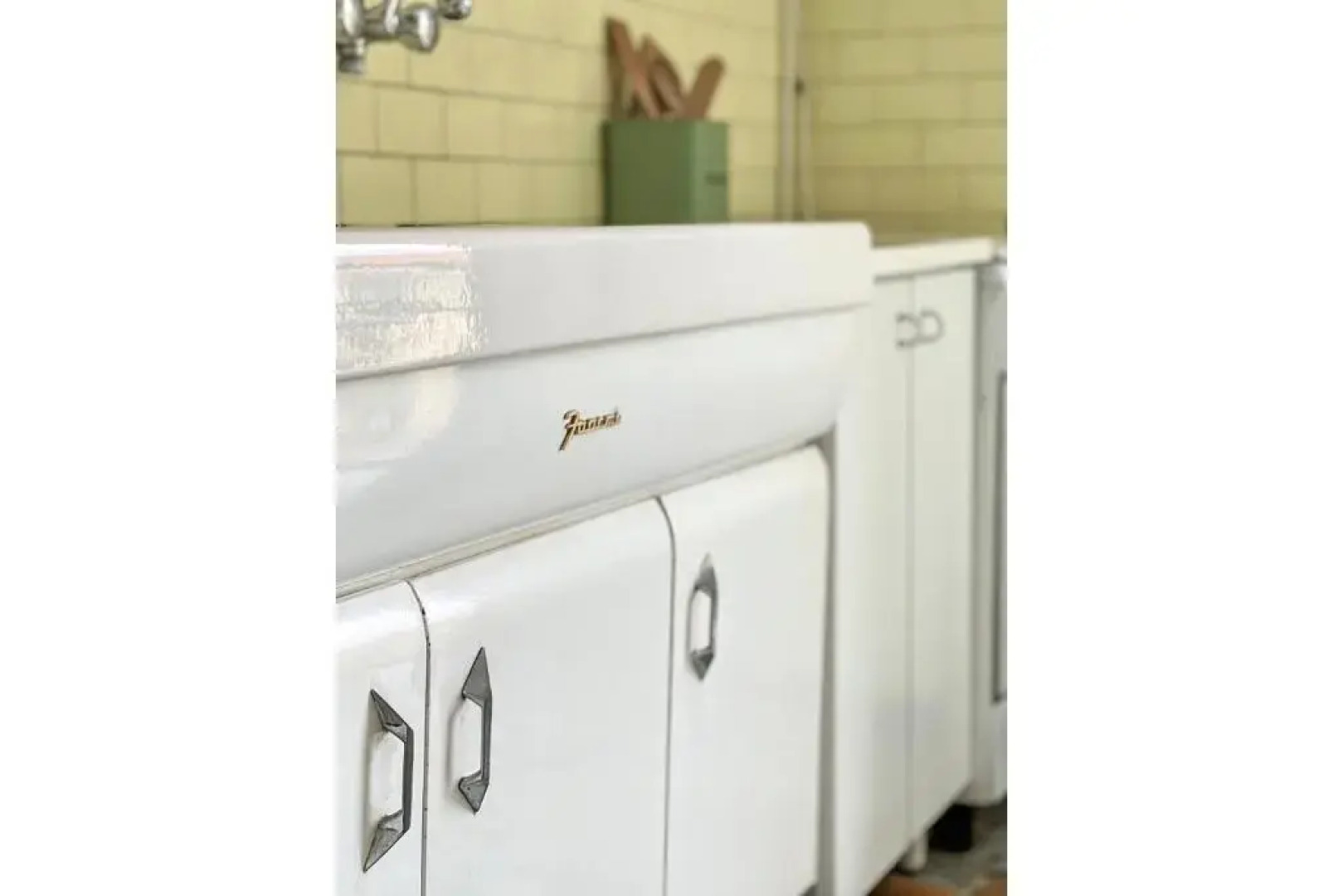 JOIVY Family Flat W/Terrace & Parking Near Beach