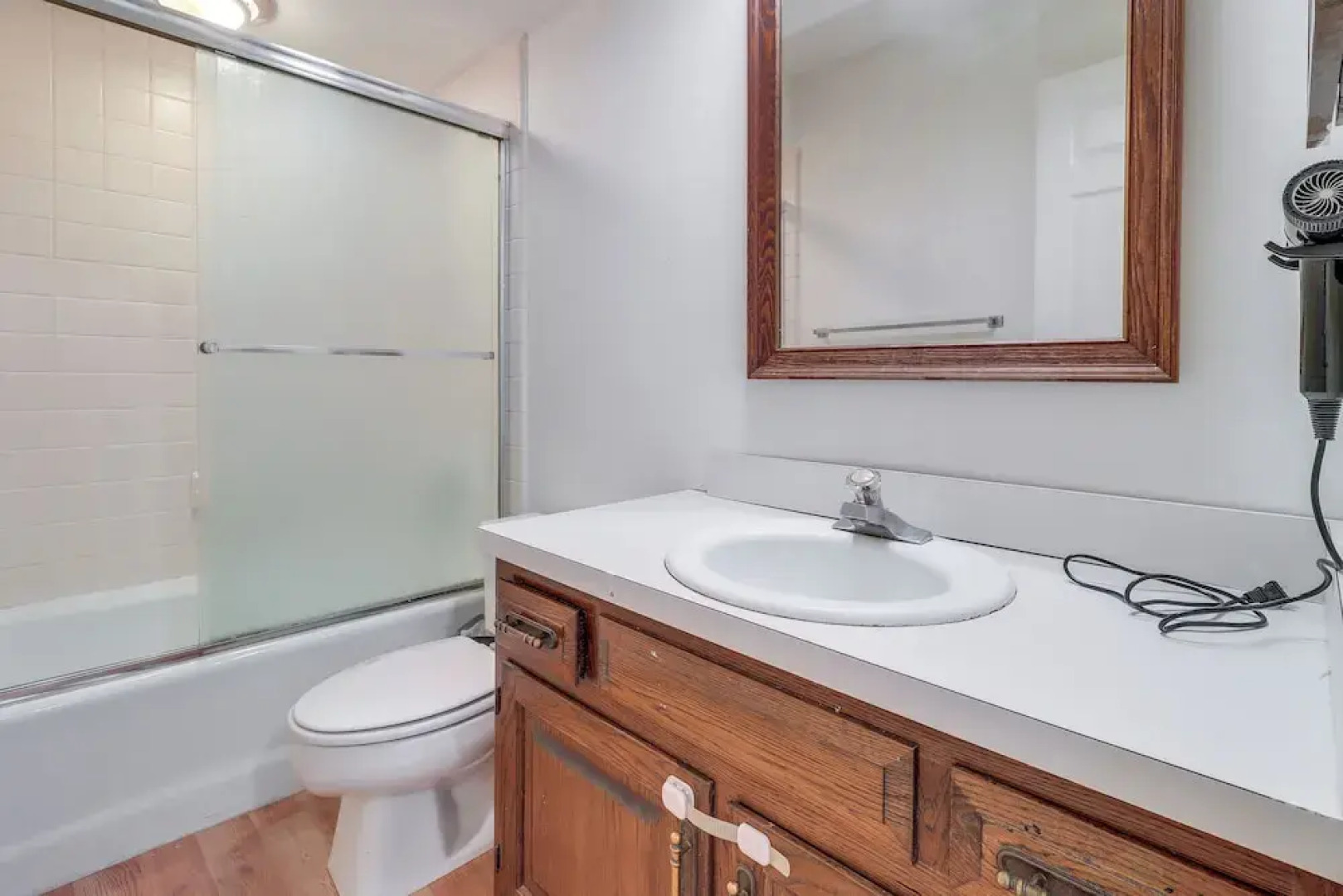 7 Mi to Downtown Toledo & Riverfront: Cozy Apt!