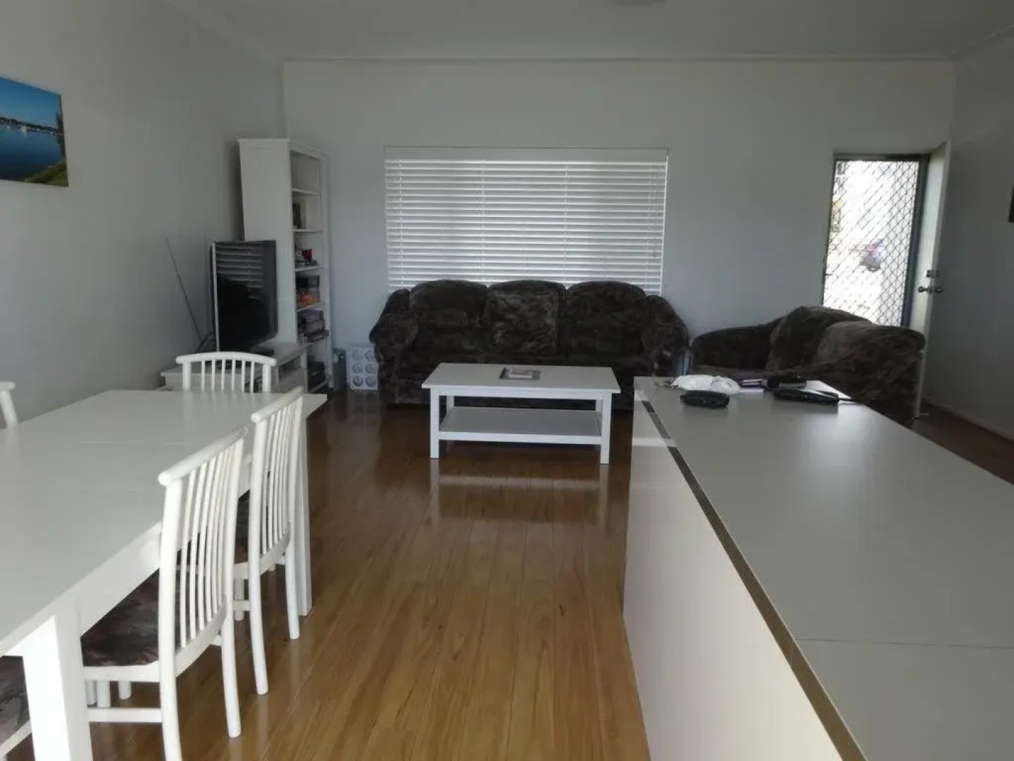 Lakefront Simplicity