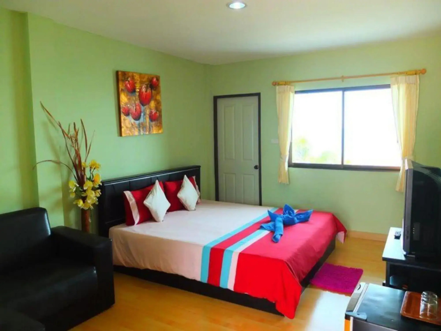 Sea Beach Koh Larn 2