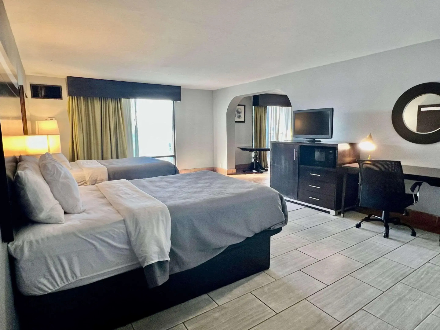 Quality Inn & Suites Gulf Breeze Bayside near Pensacola Beach