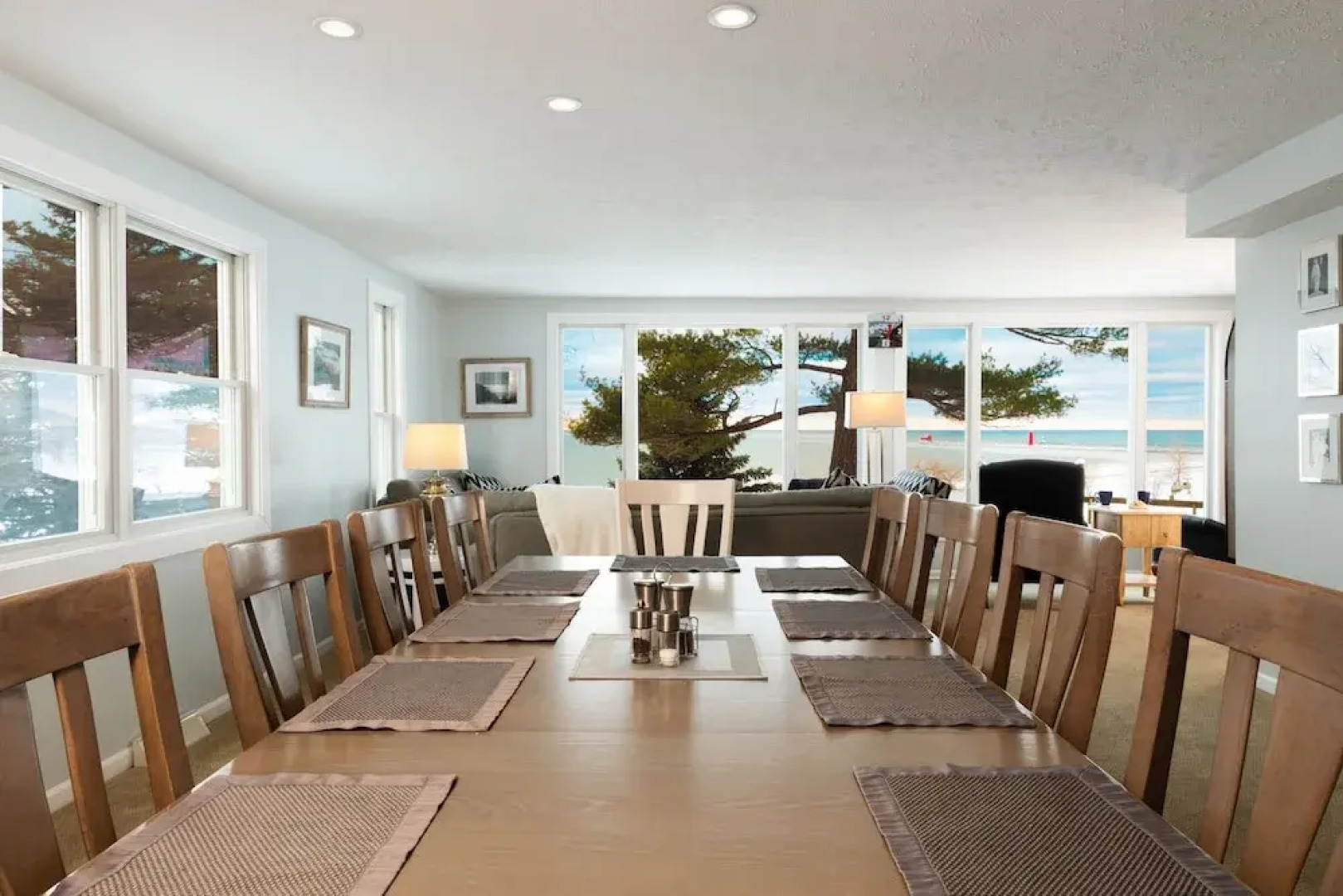 Looking Glass Beachfront Inn