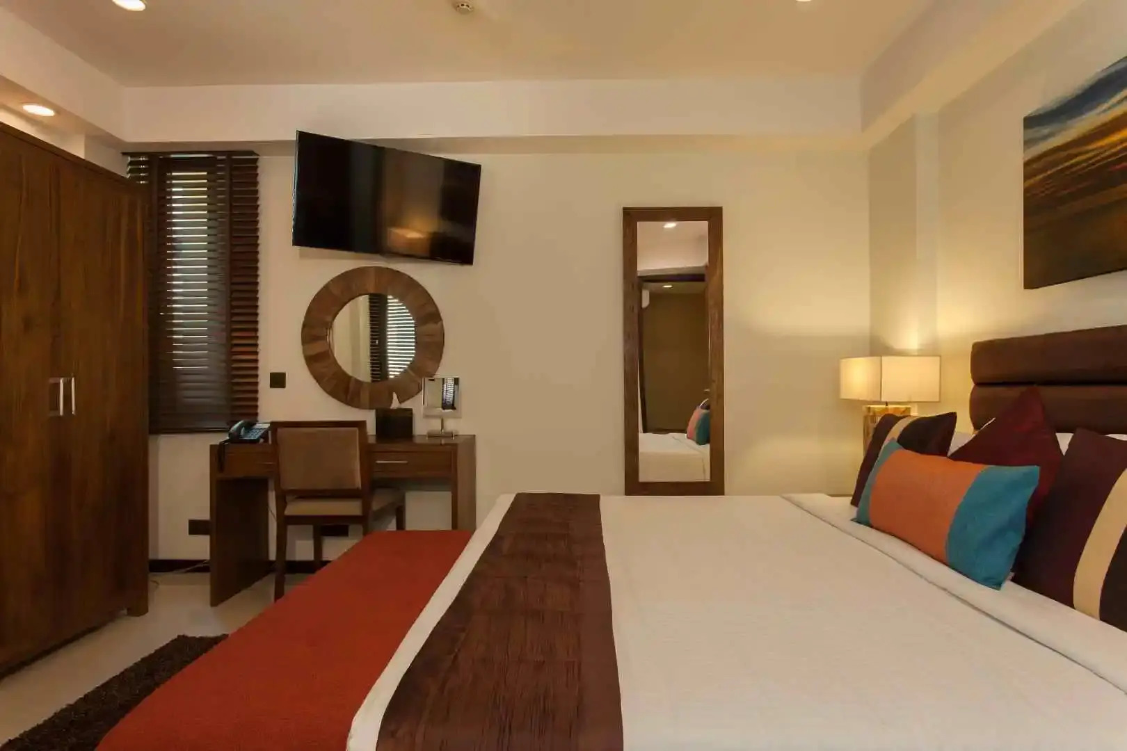 Отель The Somerset