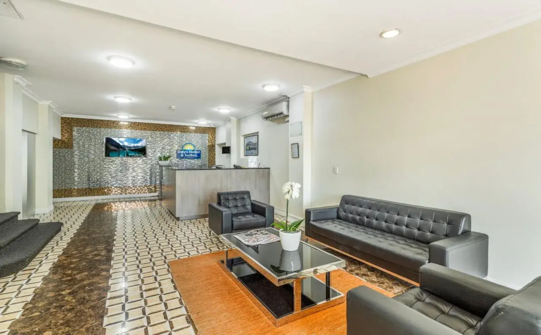 Ramada by Wyndham Hamilton City Center