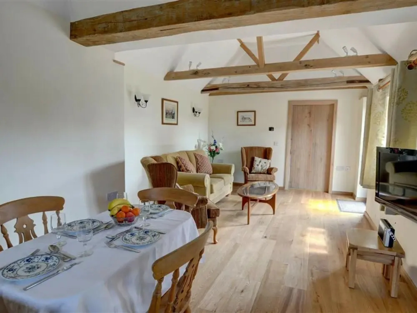 Attractive Holiday Home With Rustic Interior on a Farm in East Sussex