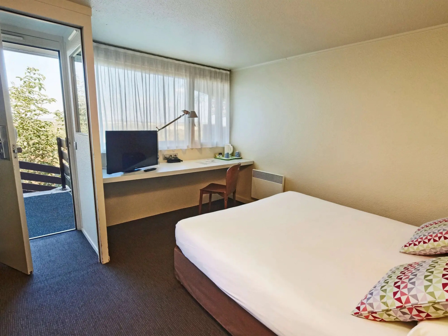 Kyriad PARIS NORD  Ecouen La Croix Verte