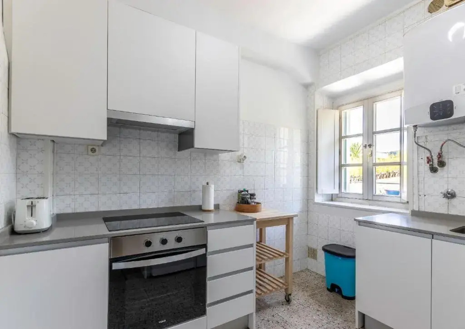 Antigua casa de escritor junto a la playa