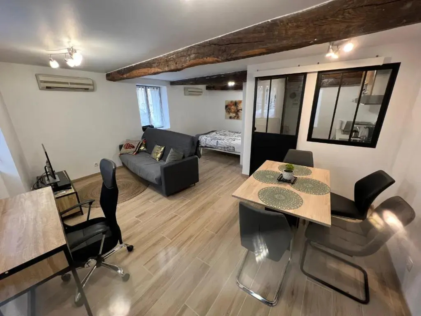 Tres Joli Loft de 40 M2 Idealement Situe