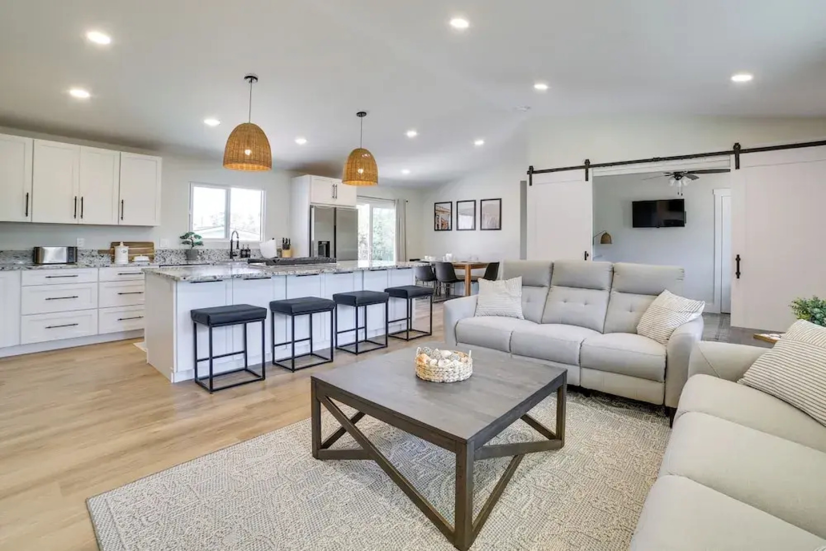 Modern Del Rey Oaks Retreat: 2 Mi to Monterey Bay!