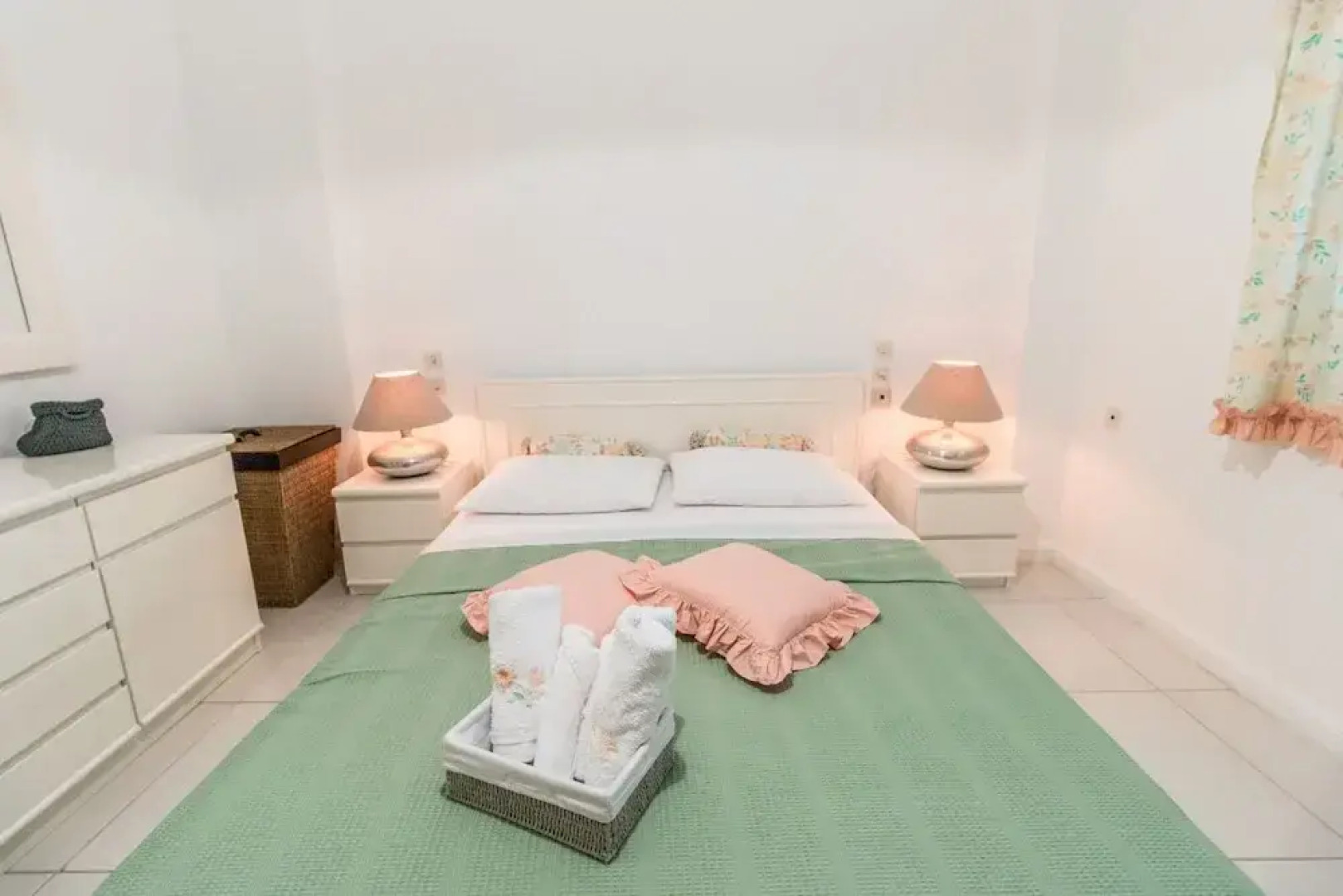 Agios Ioannis Luxurious Beachfront Apt