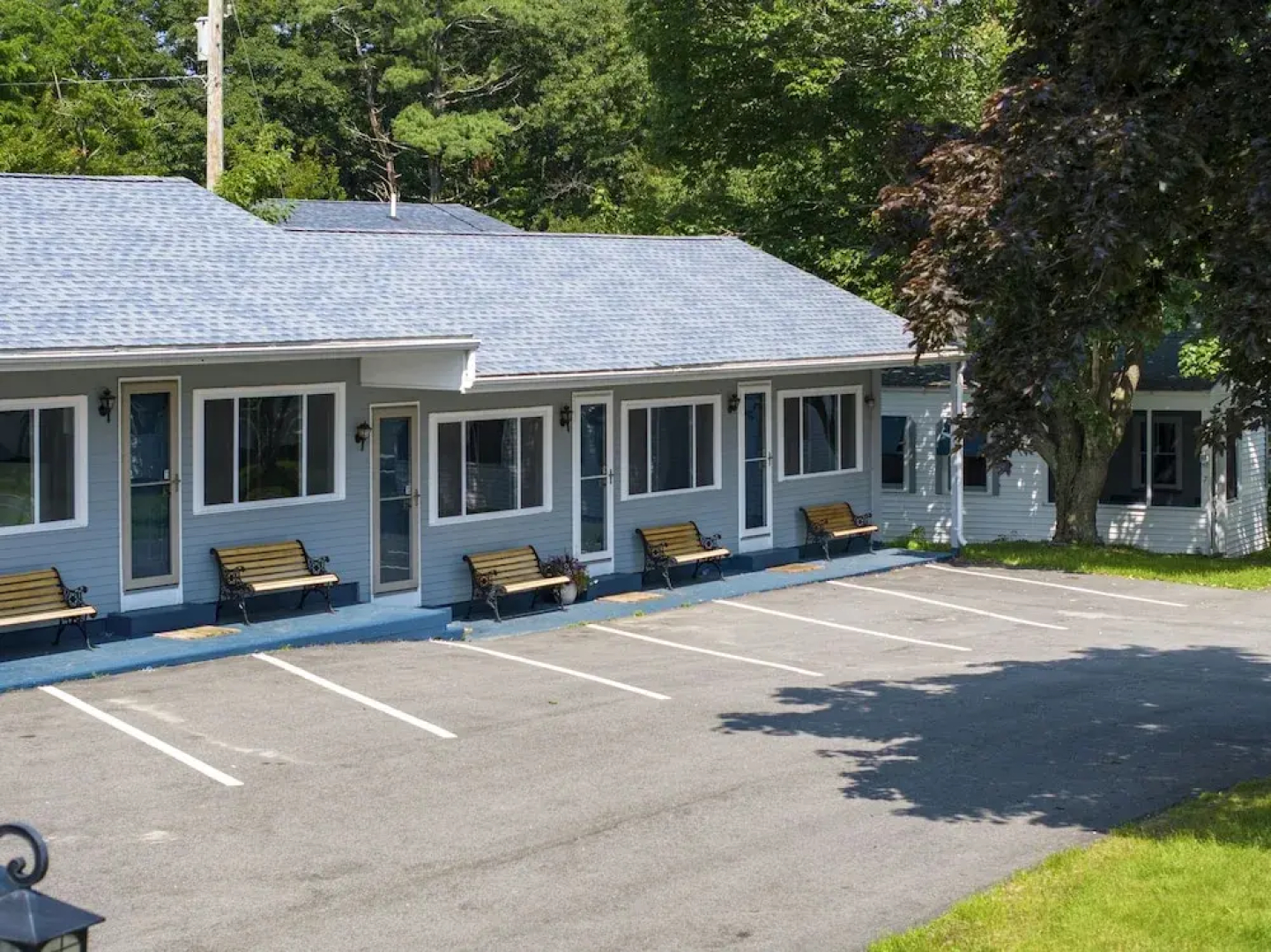 The Beaches Motel and Cottages