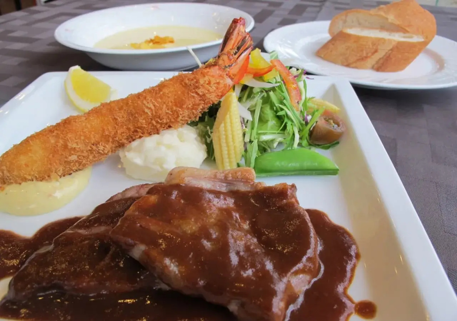 Central Hotel Kamojima