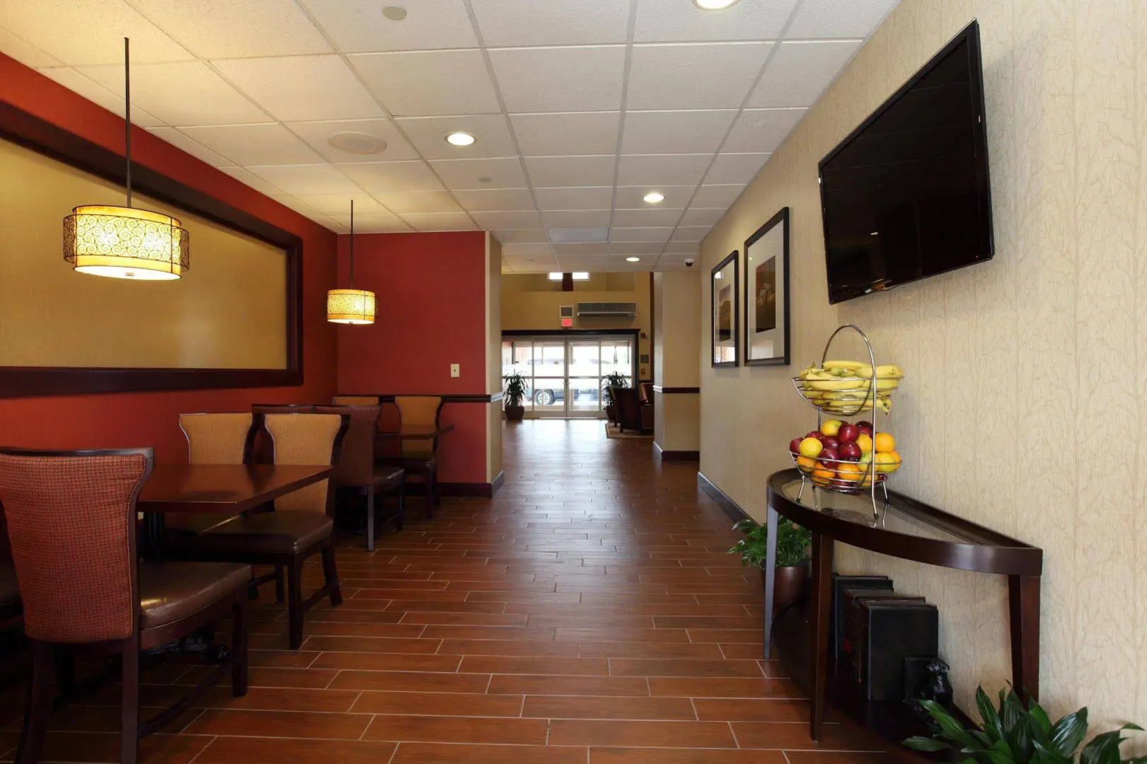 Hampton Inn & Suites Charlottesville-At the University