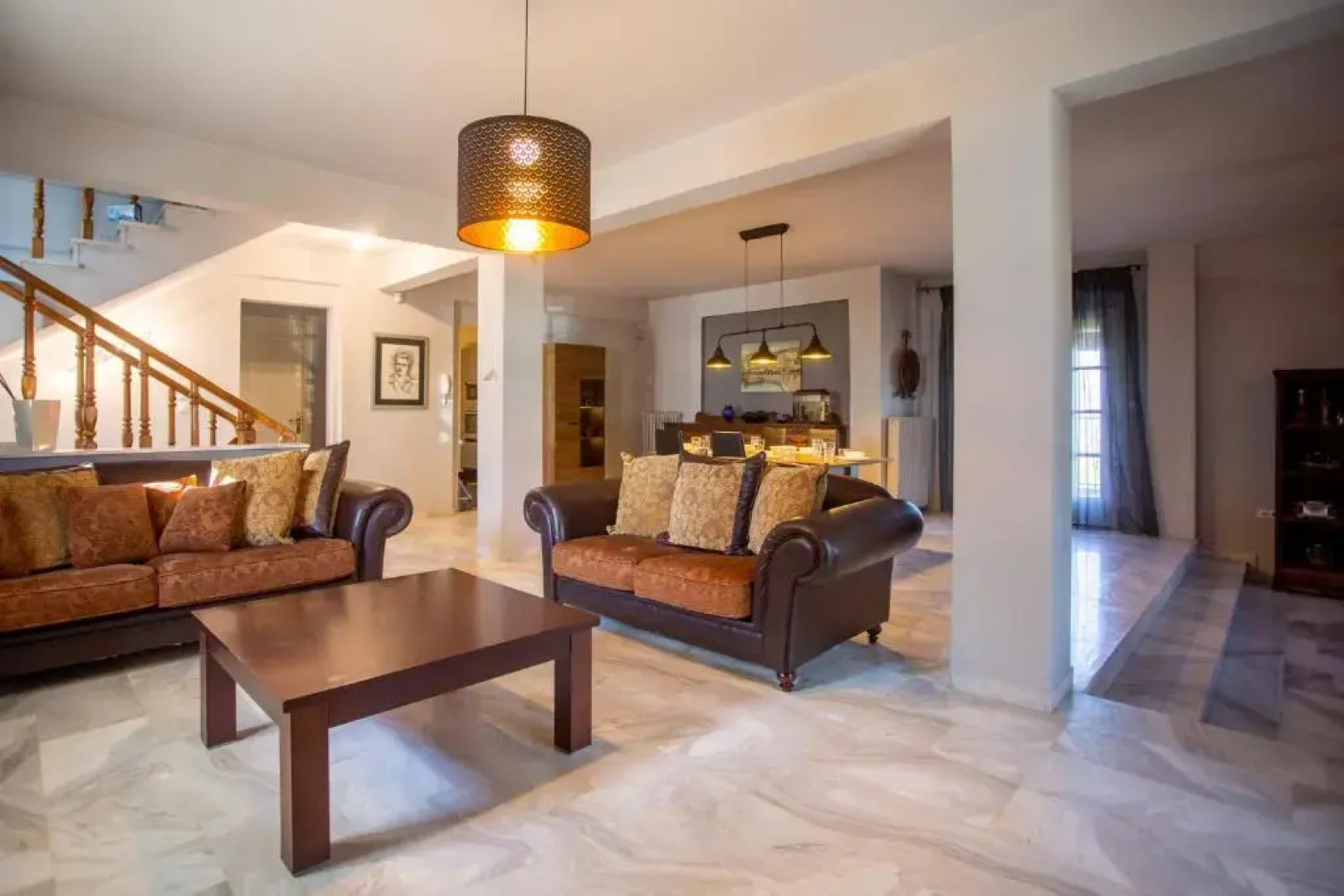 Τraditional Fully Detached Villa on a luxurious Hillock of Thessaloniki PANORAMA with its own Garden also for Family & Wedding gatherings and Kid's parties - under 13