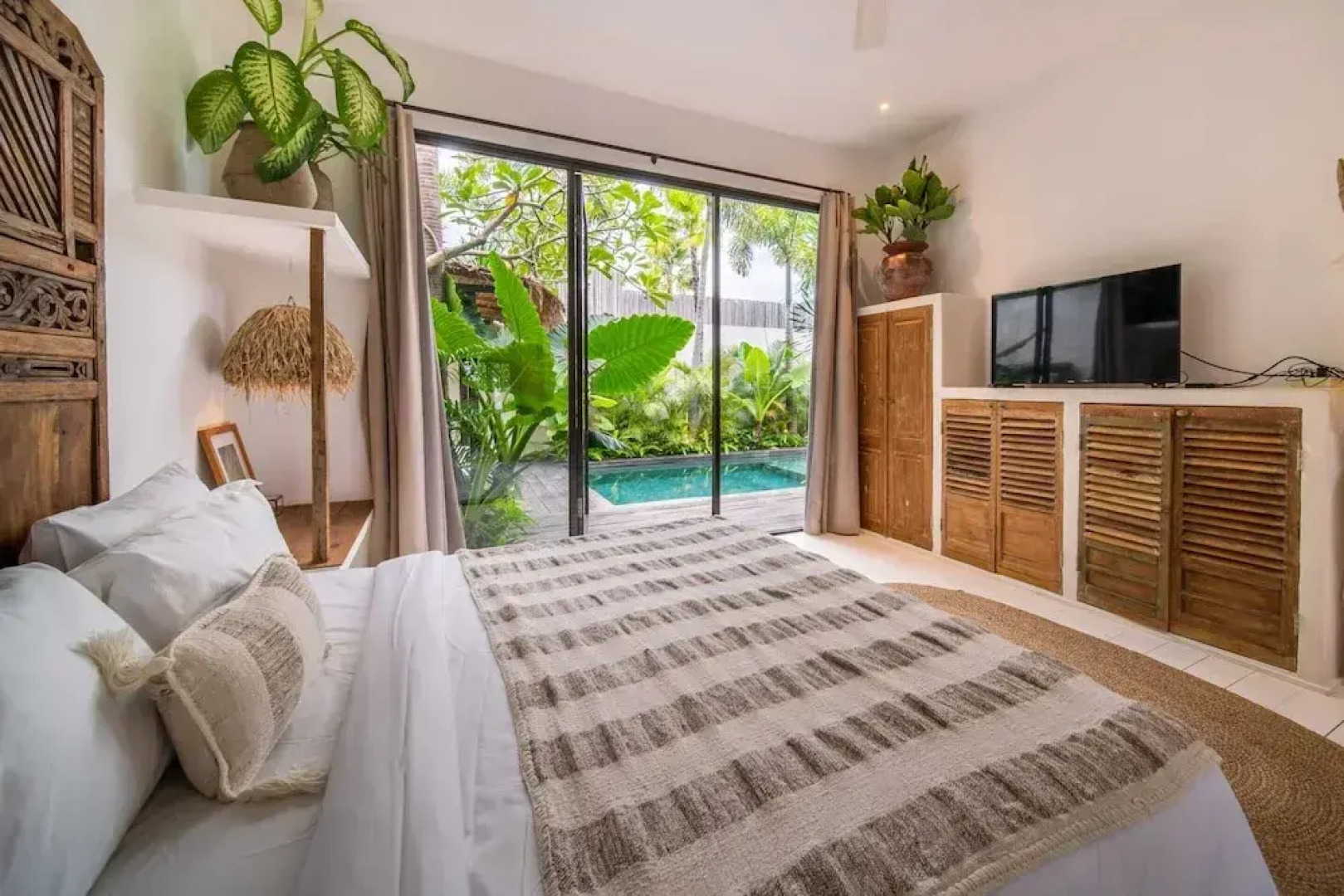 Tropical Design, Private Villa, 3 BR, Umalas