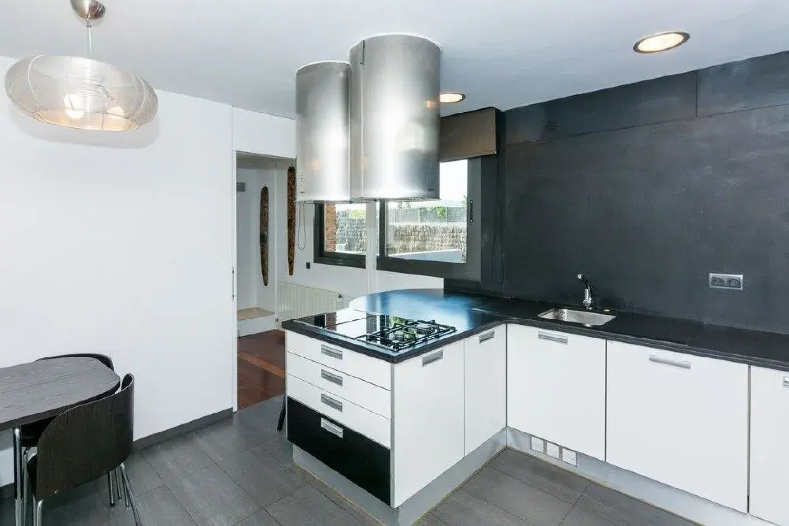 HomeHolidaysRentals Adonis