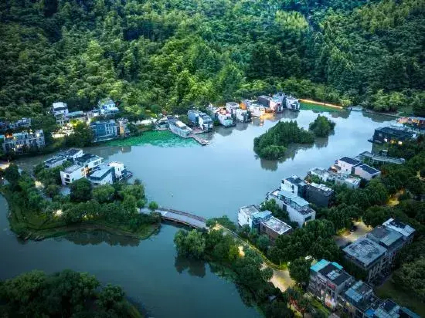 Yuehu YUEHU Zhenxuan International Resort Community