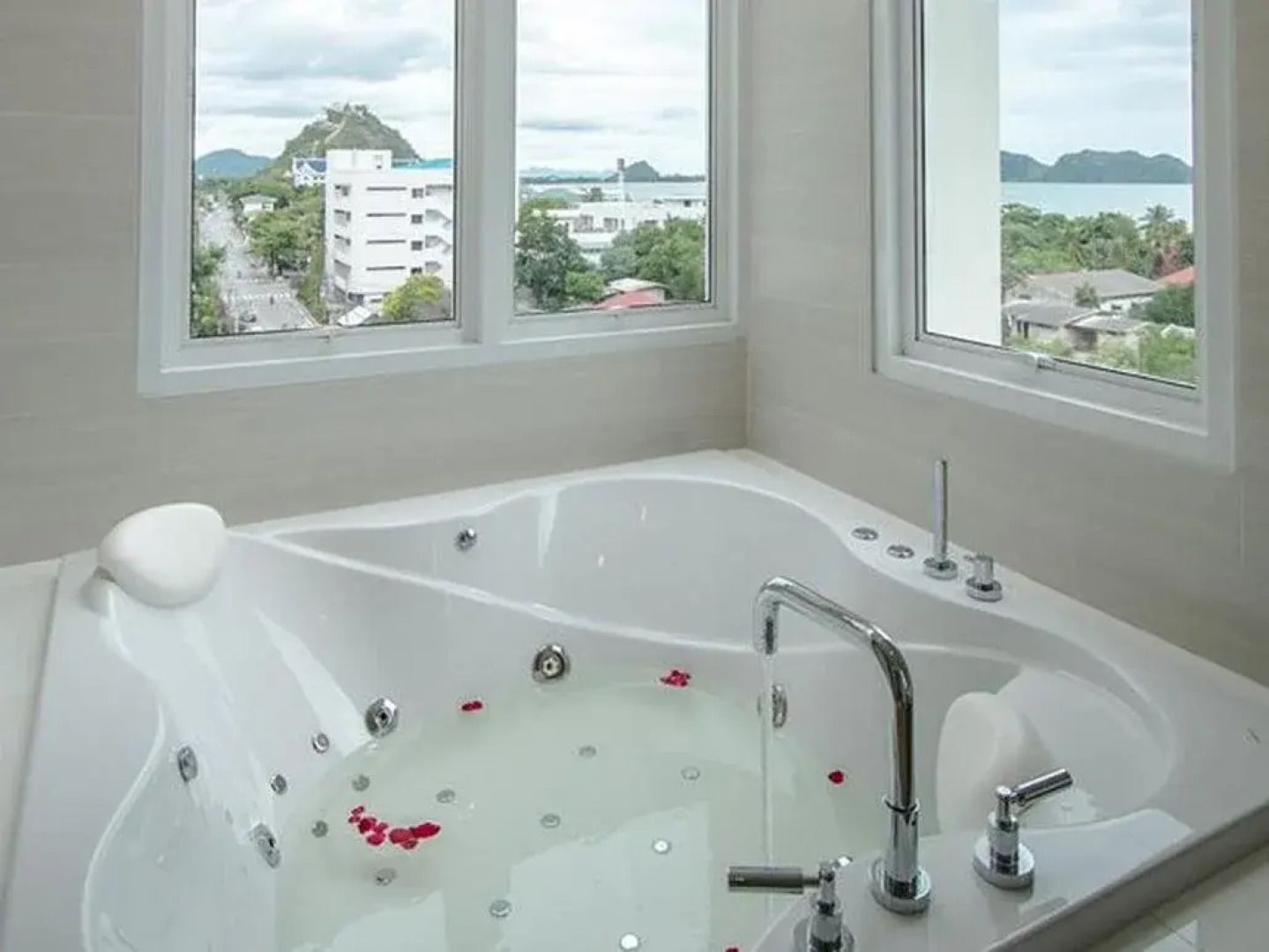 Prachuap Grand Hotel