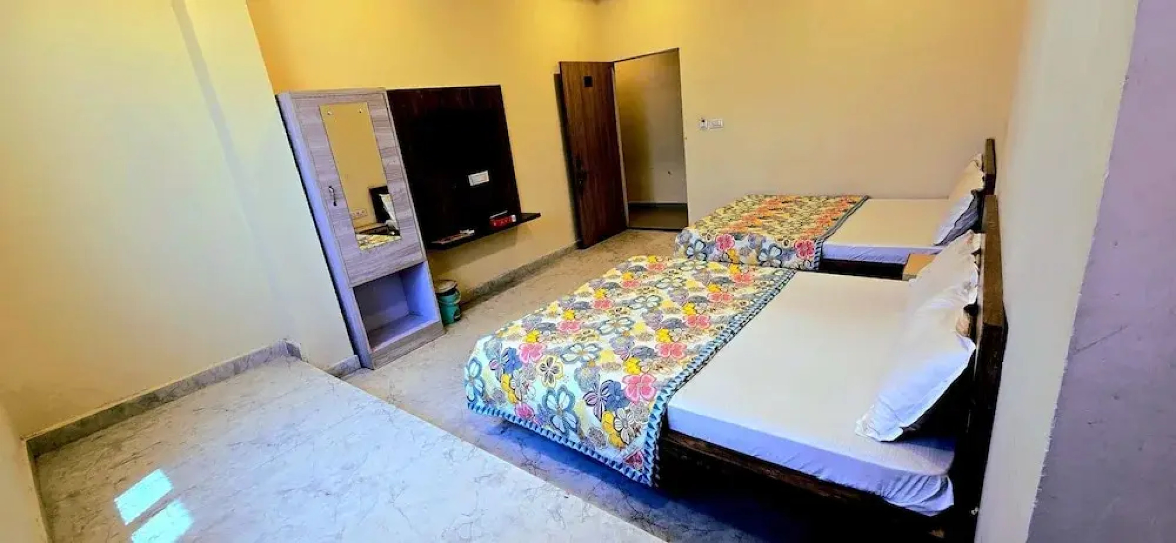 Sunrise Hotel & Restaurant