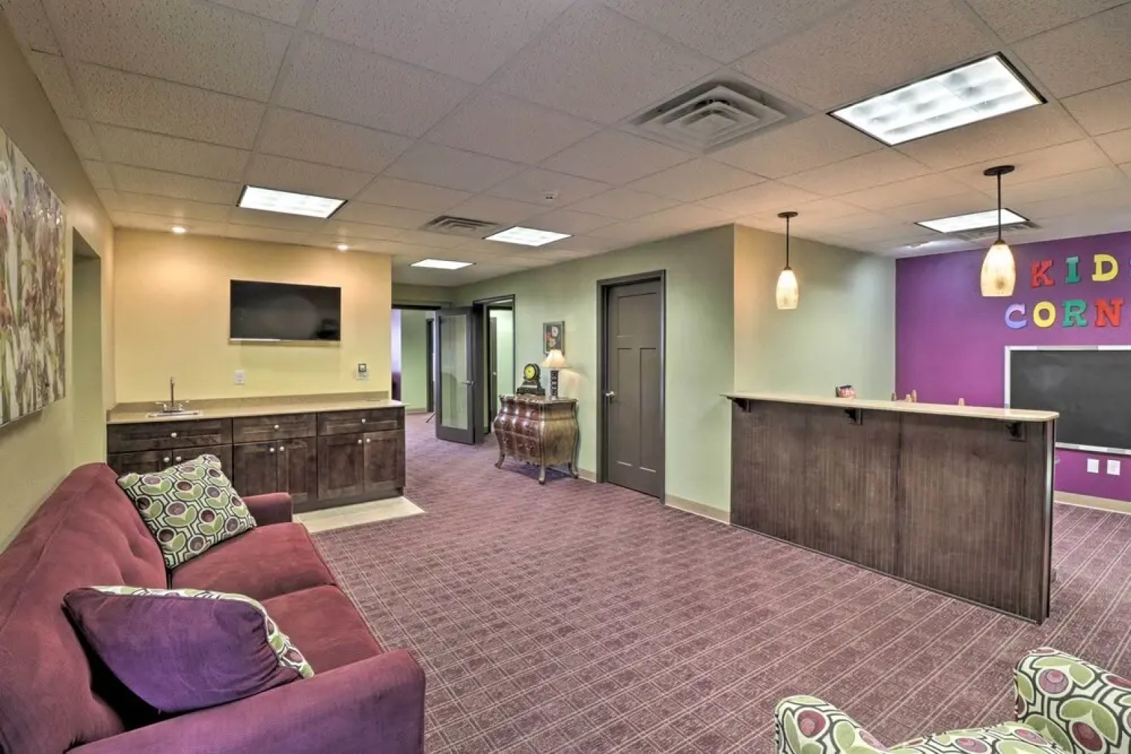 Roomy Multi-family Retreat in Dtwn Mountain Home!