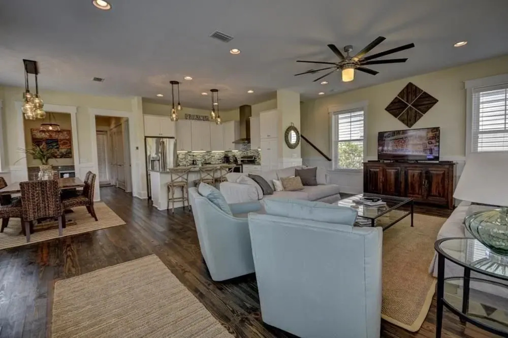 Fleur de Lee Holiday Home by Blue Sun