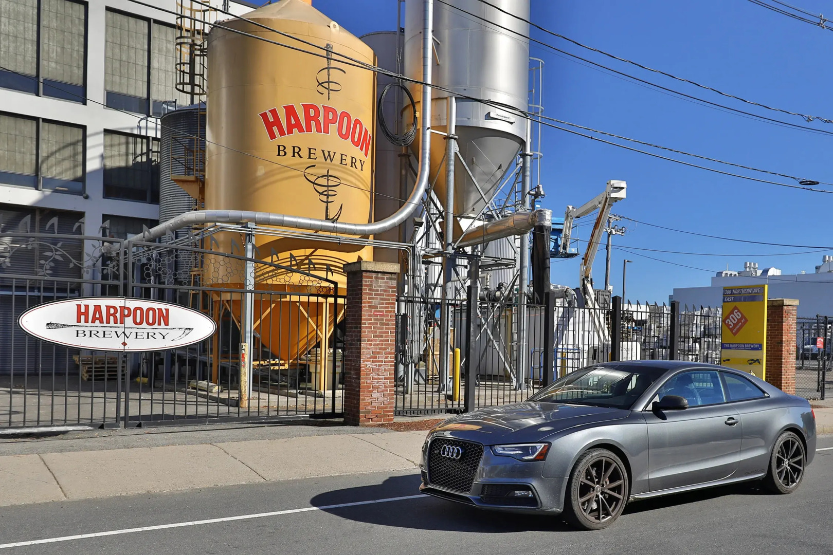 Bright Condo, Plenty of Room, Sleeps Upto 8