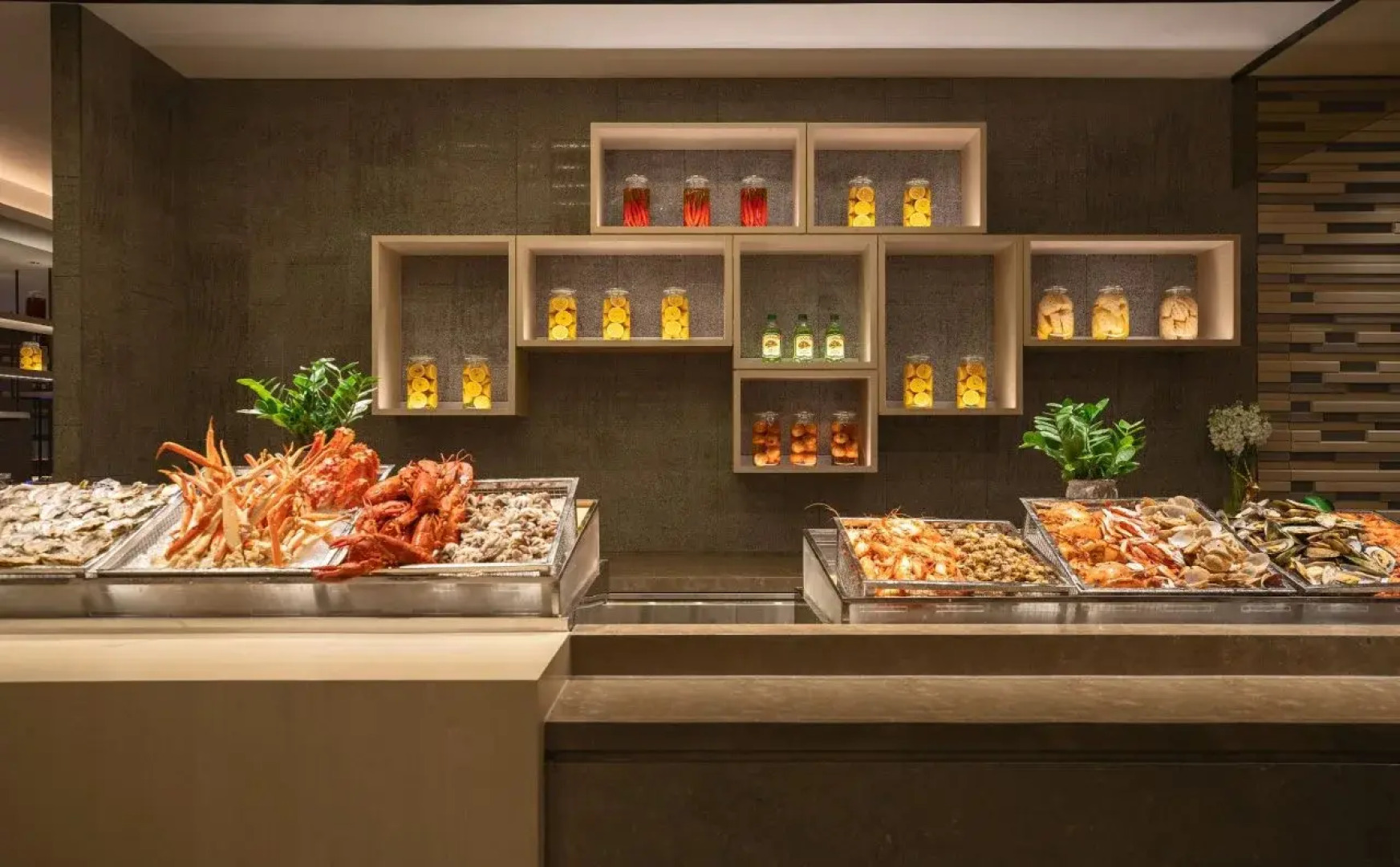 Renaissance Shenzhen Luohu Hotel