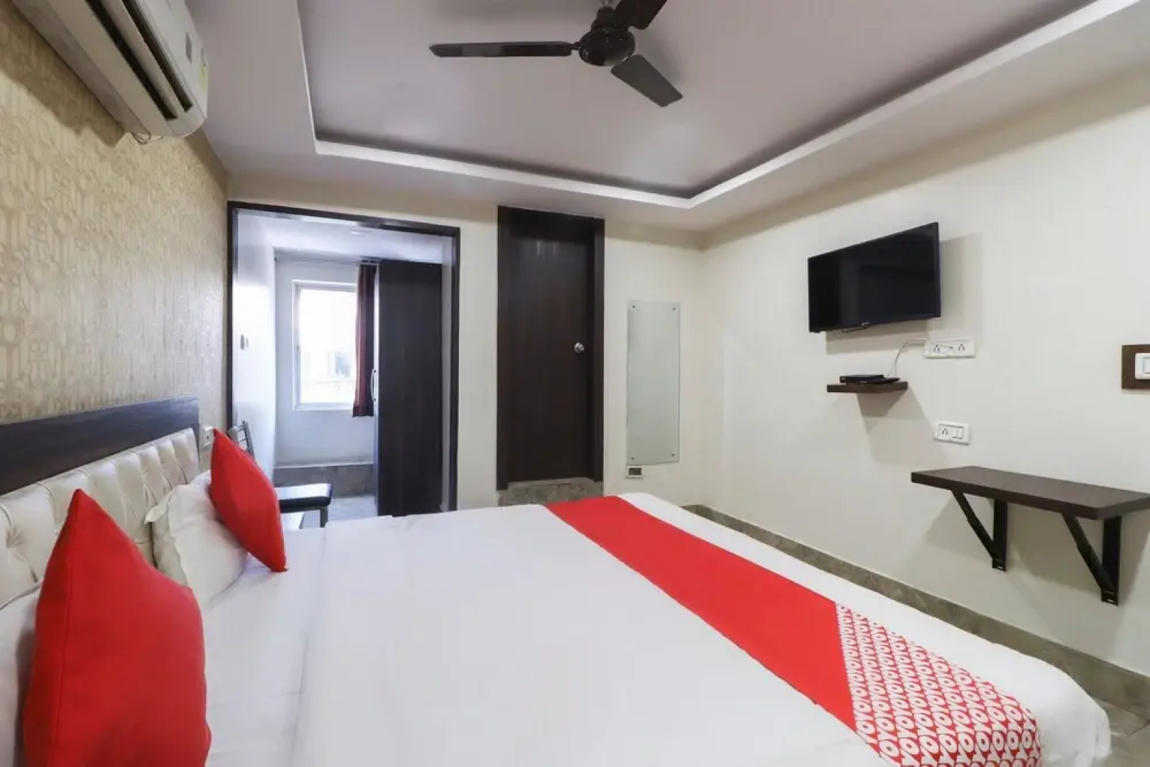 OYO Flagship 4989 The Welcomme Inn