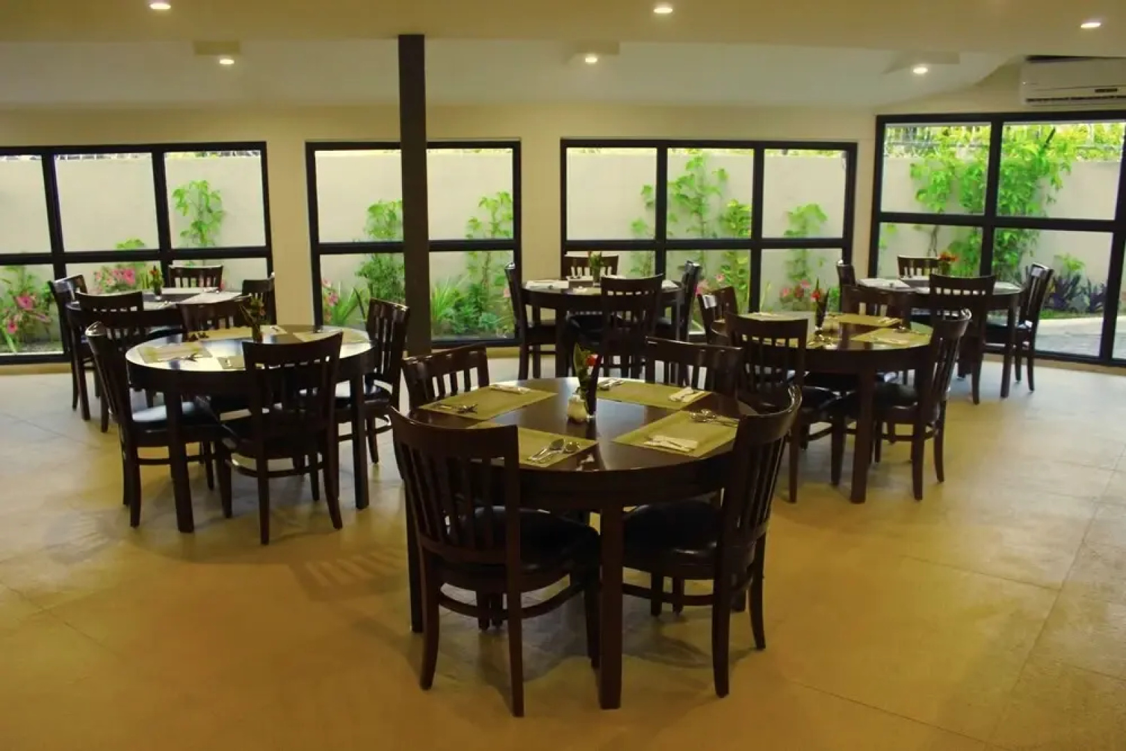 Nambis Inn