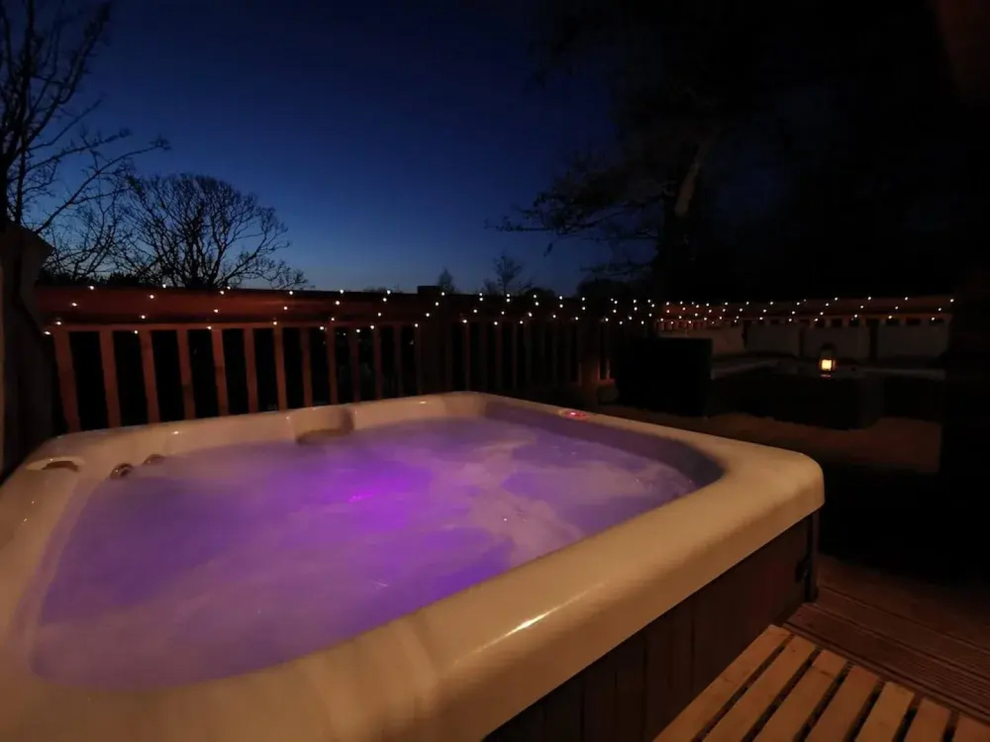 Starlight Log Cabin - With Hot Tub and Lake View