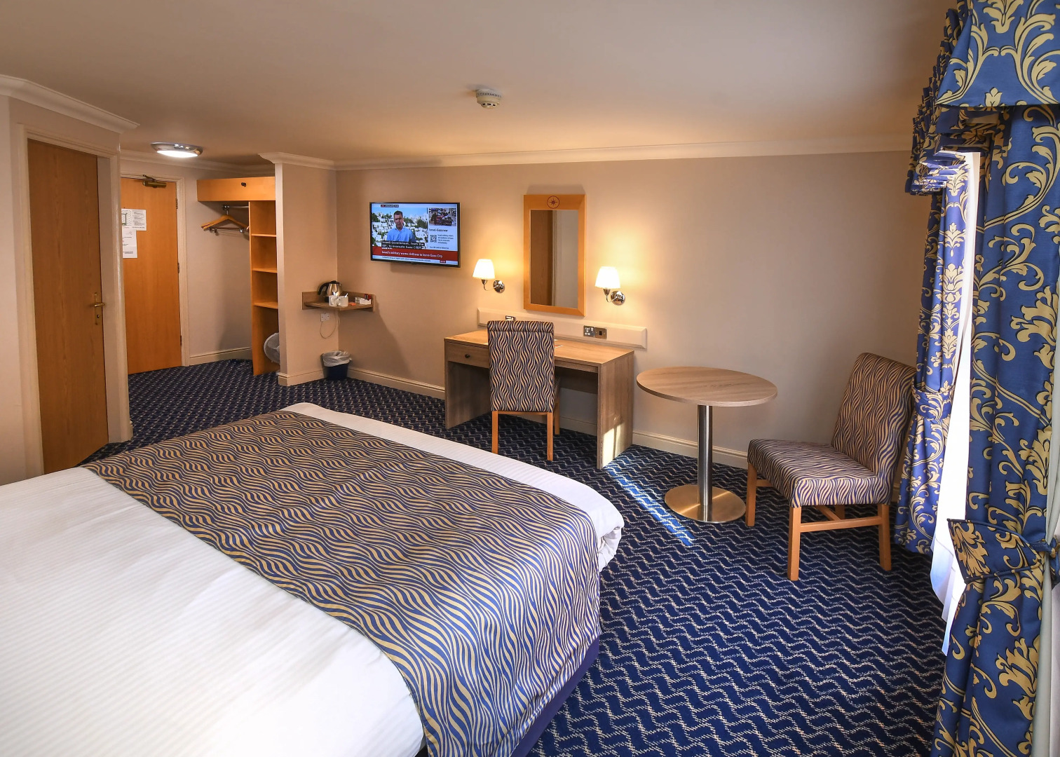 The Queens Hotel & Victoria Cloisters