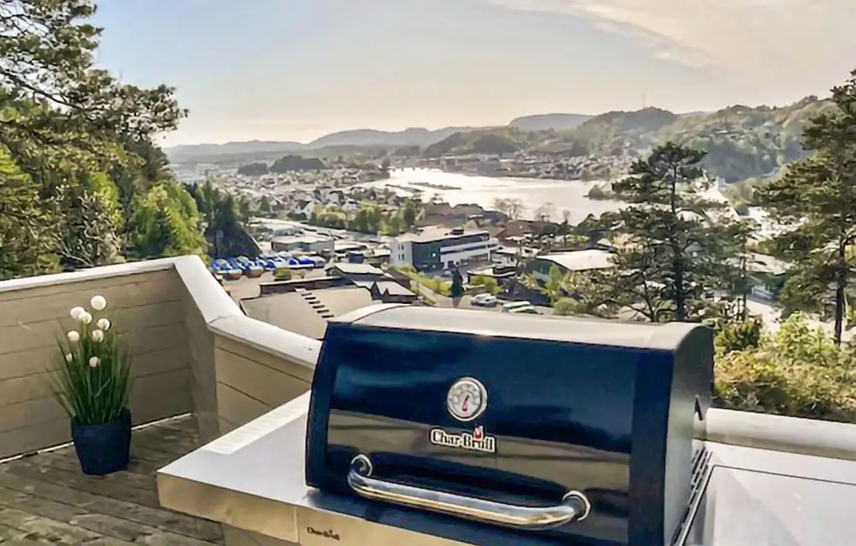 Beautiful Apartment in Mandal With Wifi and 2 Bedrooms