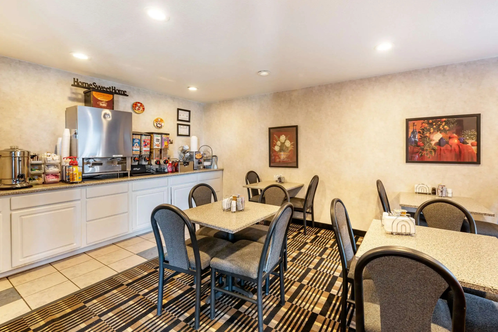 Econo Lodge Pueblo North