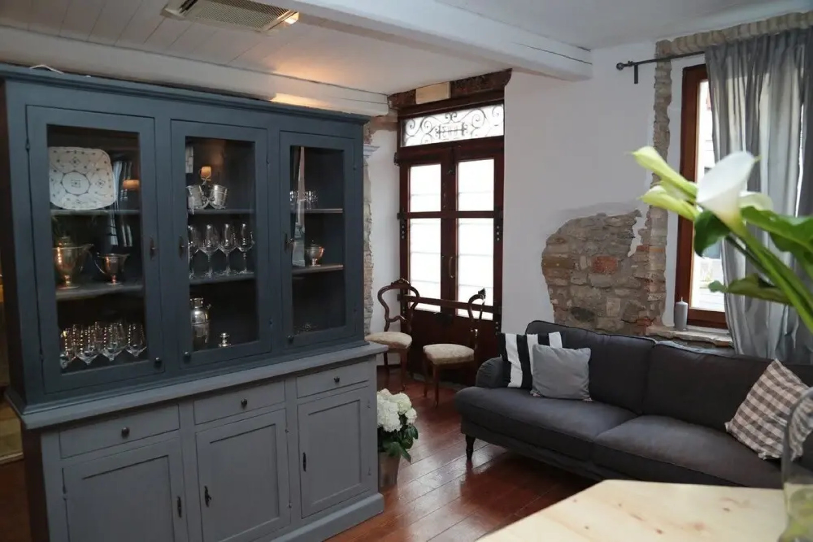 1883 Restaurant & Rooms